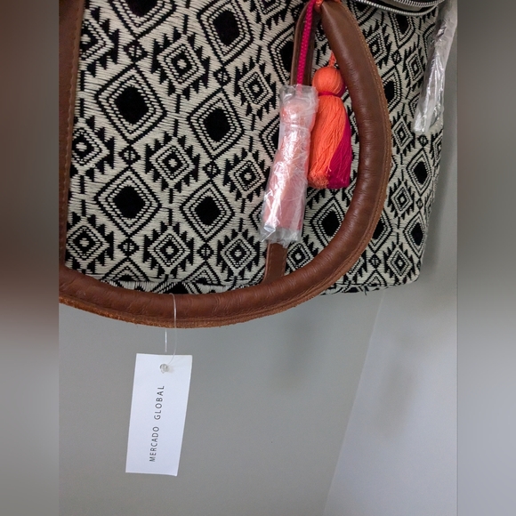 NWT Mercado Global Brocade Matea Handwoven Weekender - Picture 2 of 8